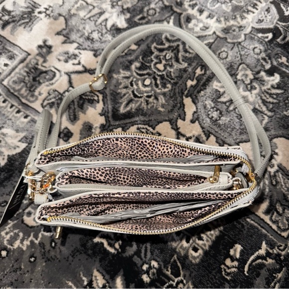 NWT Grey and Gold Poppi Purse - Picture 4 of 7